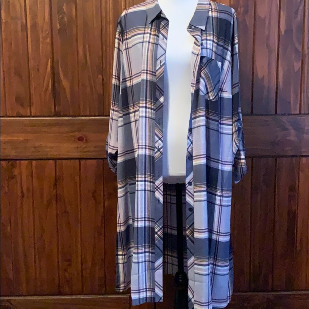 NWT Catherine’s lightweight button down plaid